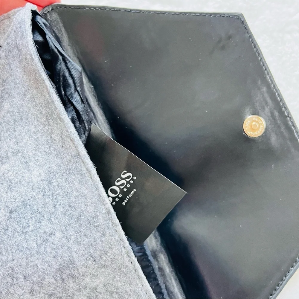 Hugo Boss Parfums Cosmetic Bag .
